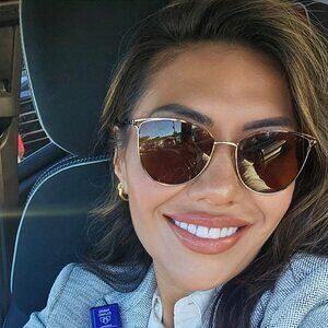 Meet your Posher, Samantha